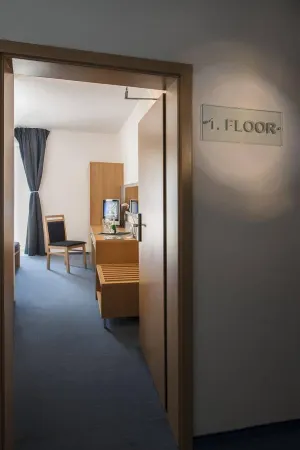 Felicity Garni Hotel Отели в г. Братислава II