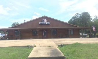 Capital O American Inn Motel Camden Al - Hizvo
