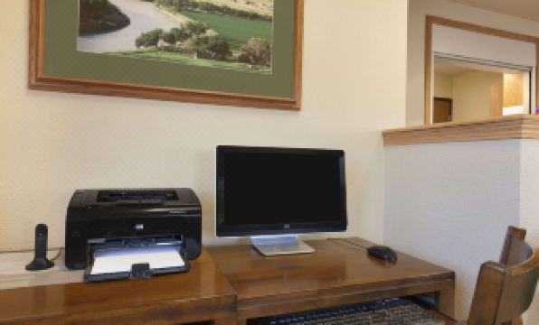 Super 8 by Wyndham Wall