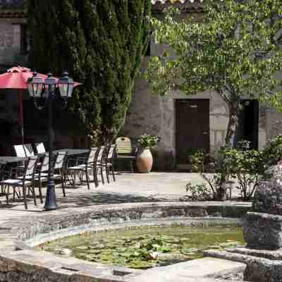 Domaine de la Reynaude Hotel Exterior