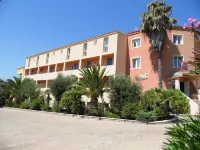 Le Nereidi Hotel & Residence Con Piscina-Tennis-Fitness-Parcheggio Coperto-Sala Conferenze Hotels in La Maddalena