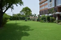 Days Hotel by Wyndham Neemrana Jaipur Highway Hôtels à : District d'Alwar