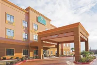 La Quinta Inn & Suites by Wyndham Pasadena North Hotels in Pasadena