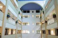 Best Western Plus Meridian Hotel - Pools