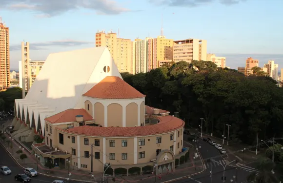 波旁隆德里納酒店