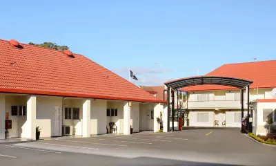 Brougham Heights Motel Hotels in Kaitake
