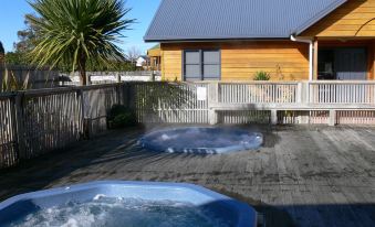 The Peaks Motor Inn
