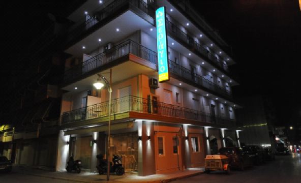 Ceragio Hotel & Apartments - Housity