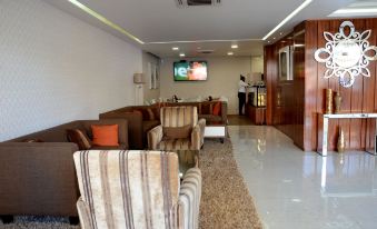 Blu Sky Hotel - Housity