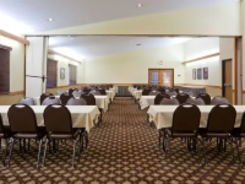 AmericInn by Wyndham la Crosse Riverfront Conference Center Hotels in La Crosse