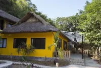 Mai Chau Sunrise Village Hotels near Hoa Ban Plus