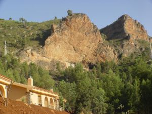 House With 3 Bedrooms in Yeste, With Wonderful Mountain View, Furnished Garden and Wifi