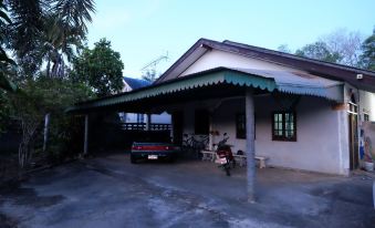 Pum and Plam Homestay Resort