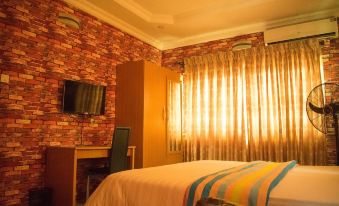 Crestview Hotel & Suites
