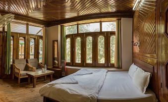 Parvati Kuteer Riverside Resort - Housity