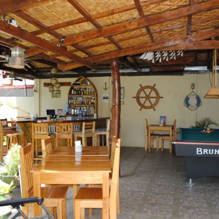 Captain's Lodge and Bar