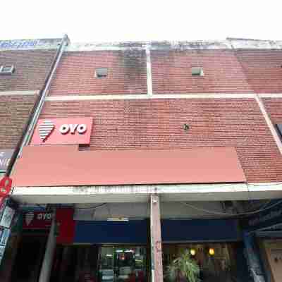 OYO 990 Hotel Paradise Hotel Exterior