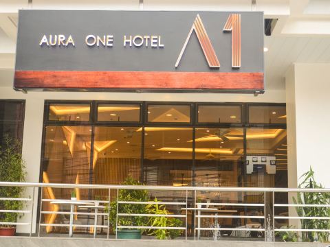 Aura One Hotel