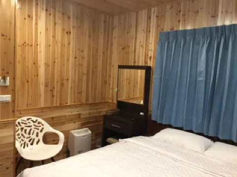 Shan Ming Show B&B Hotels near Alishan Post Office