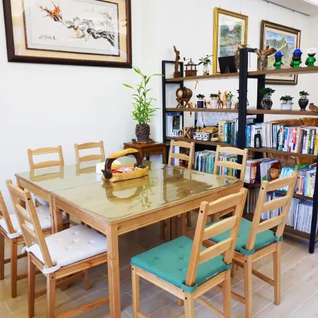 Pottery Flower B&B Отели рядом с достопримечательностью «Станция Jiji»