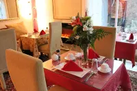 La Belle Victorienne Hotels in Magog