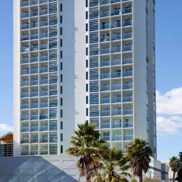 Proximity Apartments Manukau / Auckland Airport Отели рядом с достопримечательностью «Тематический парк Конец Радуги»