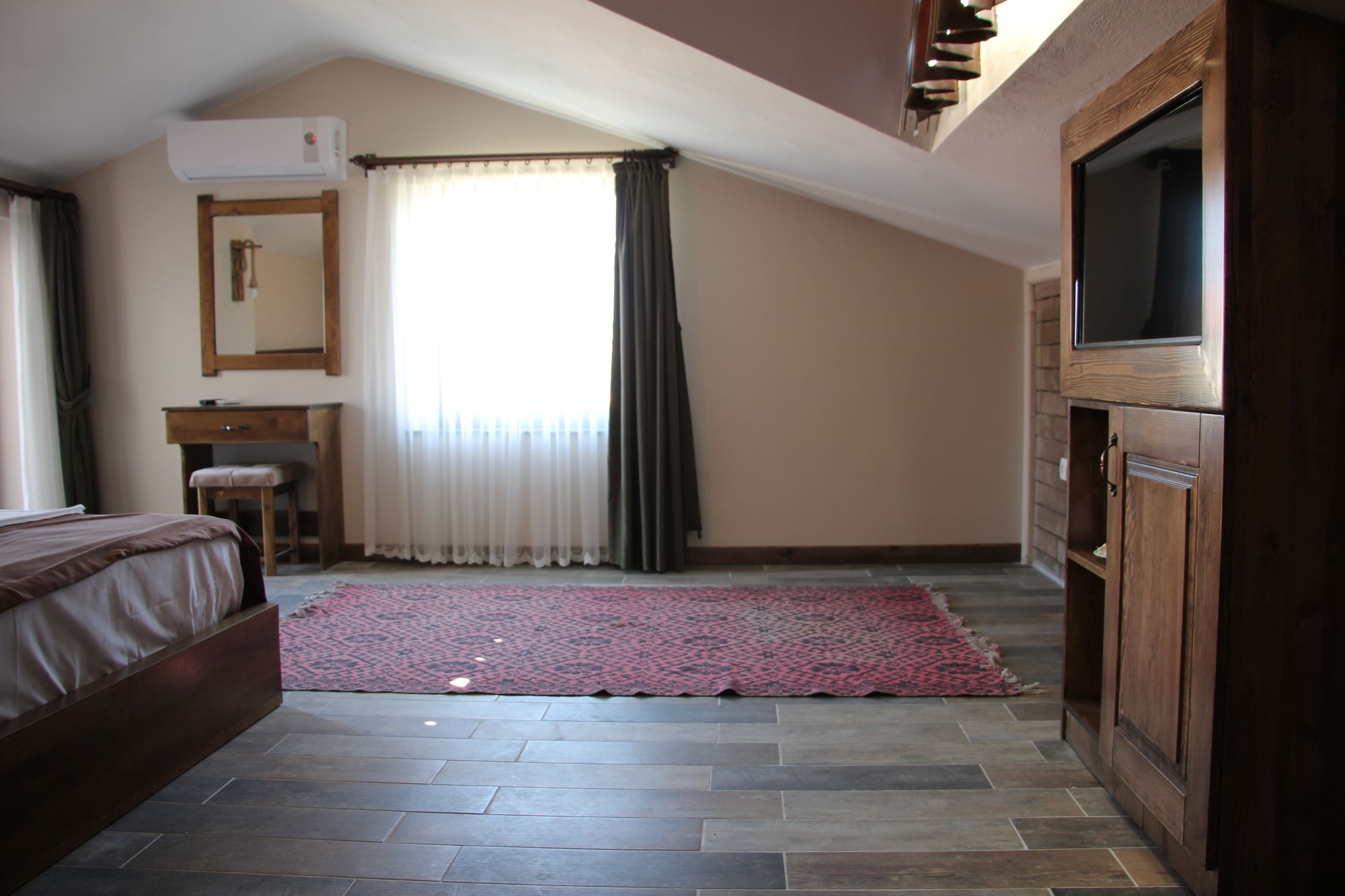 El Nazar Stone Suite