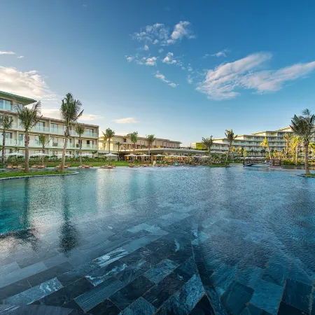 FLC Luxury Hotel Samson