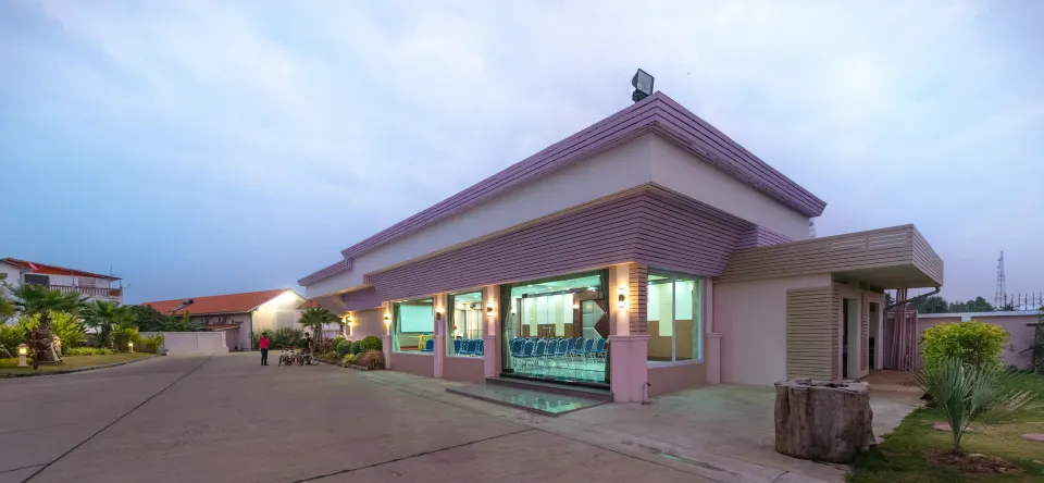 Martina Hotel Surin