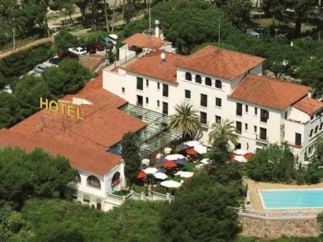 Hotel El Castell Hotels near Sant Boi