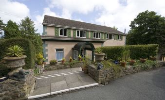 Cwmwennol Country House - Housity