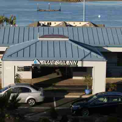 Blue Sail Inn Hotel Exterior