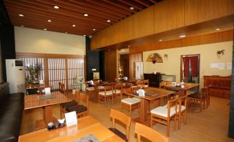 Hotel Kan Kaw - Housity