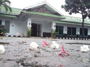 Saint nude in Bekasi