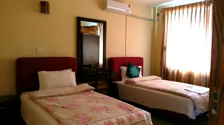 Sagarmatha Apartment Bed & Breakfast Отели рядом с достопримечательностью «Golden Temple»
