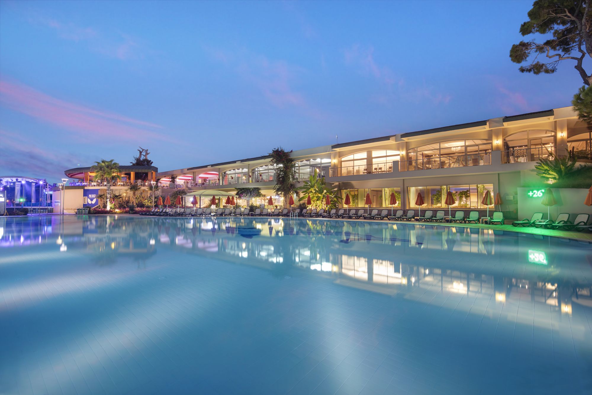 Maritim Pine Beach Resort Belek