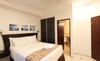 Pacific Suites Boutique Hotel and Bistro - Housity