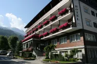 拉里斯畢安科飯店 Rino Sport di Flavio dei Cas & C. Sas附近的飯店