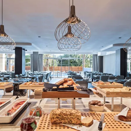 AMI Hotel Budva – Petrovac