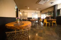 Sumatra Hotel e Centro de Convenções - servizio colazione