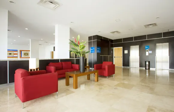 雷諾薩山谷奧拓酒店