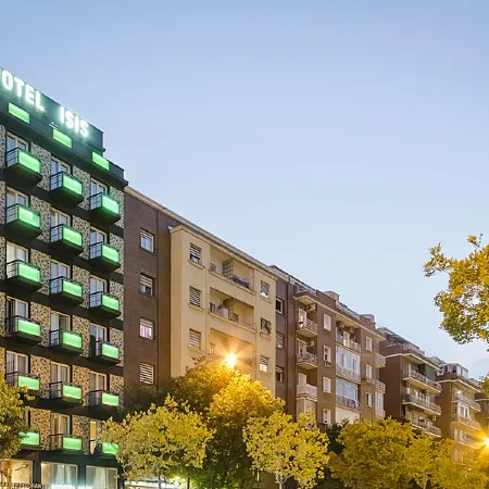 Hotel Madrid Río Отели рядом с достопримечательностью «Усера»