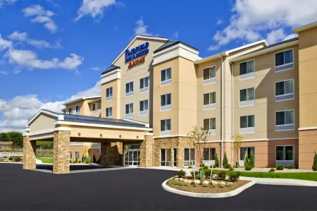 Fairfield Inn & Suites Watertown Thousand Islands Отели в г. Сакетс Харбор