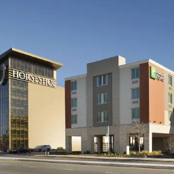 Holiday Inn Express BALTIMORE AT THE STADIUMS by IHG