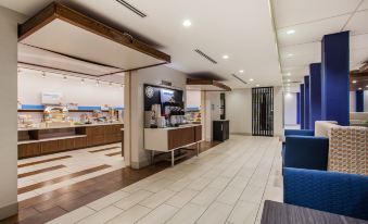 Holiday Inn Express & Suites Lexington Park-California