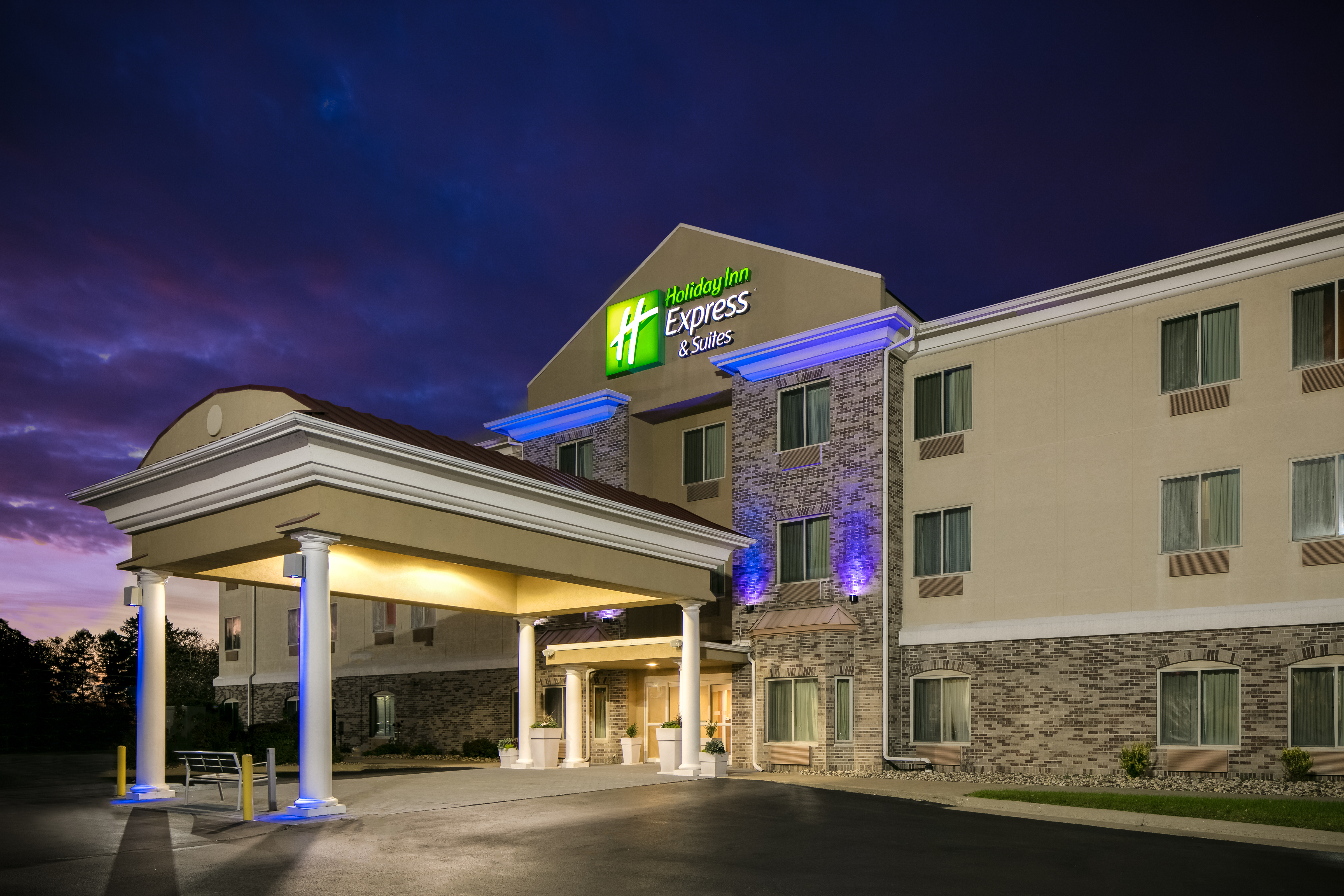 Holiday Inn Express & Suites Clinton, an Ihg Hotel