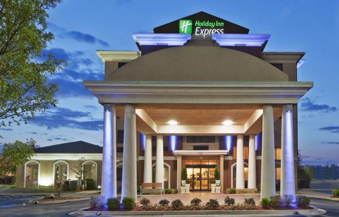 Holiday Inn Express & Suites MIDWEST CITY by IHG