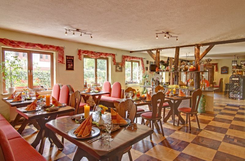 Land-Gut-Hotel BurgBlick photo 3