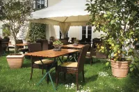 Schlosshof Anno 1743 Hôtels à : Au