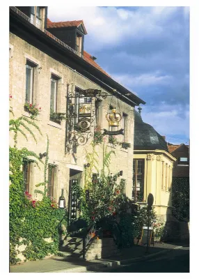 Gasthaus Krone Schmitt KG Hotels in der Nähe von Weingut Schenk